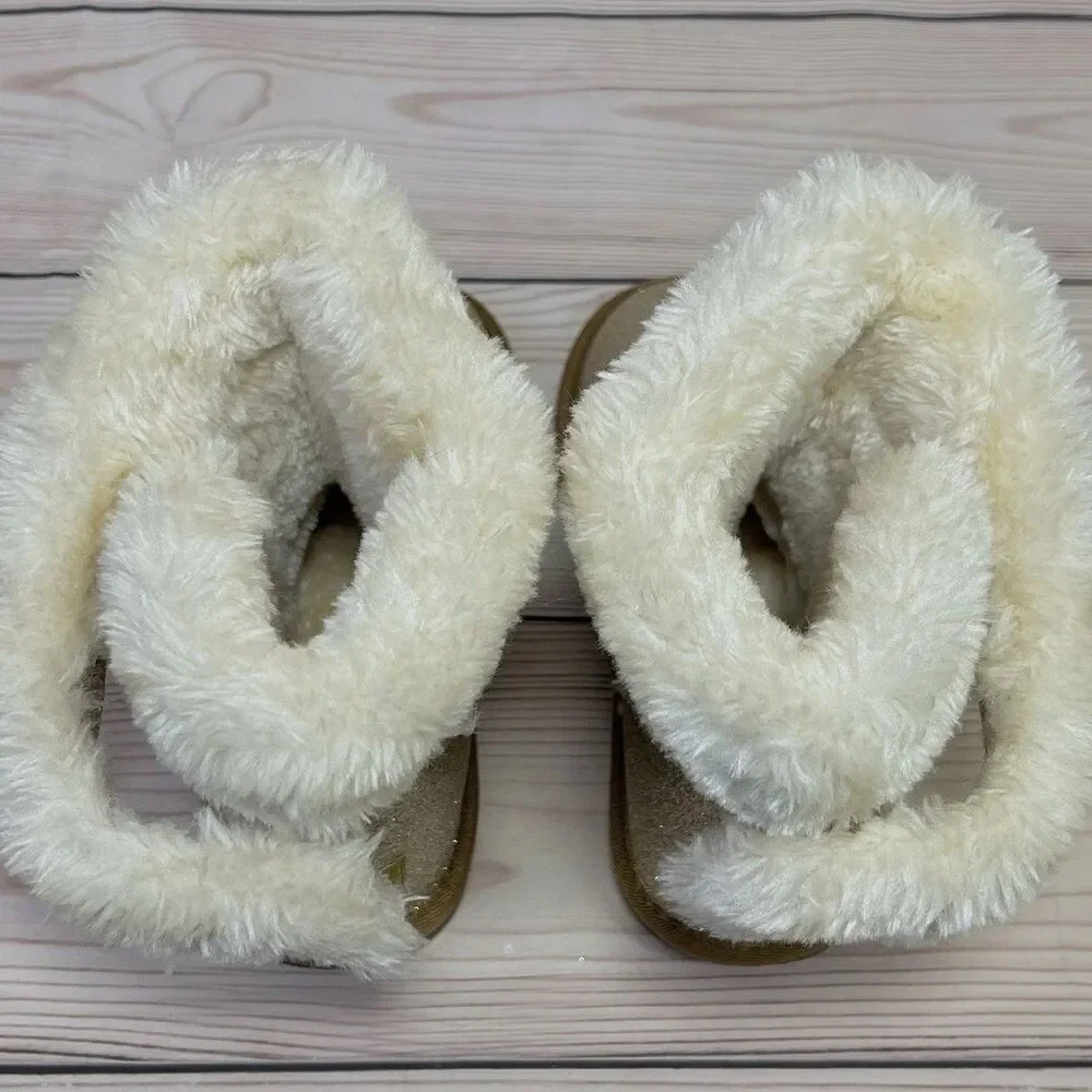 Lamo APRES Girls Size 2 Y Gold Glitter Boots Faux Fur Cozy Sparkly Slip On Youth